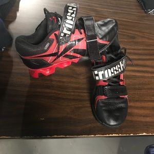 Reebok 7.5 lifting shoes.